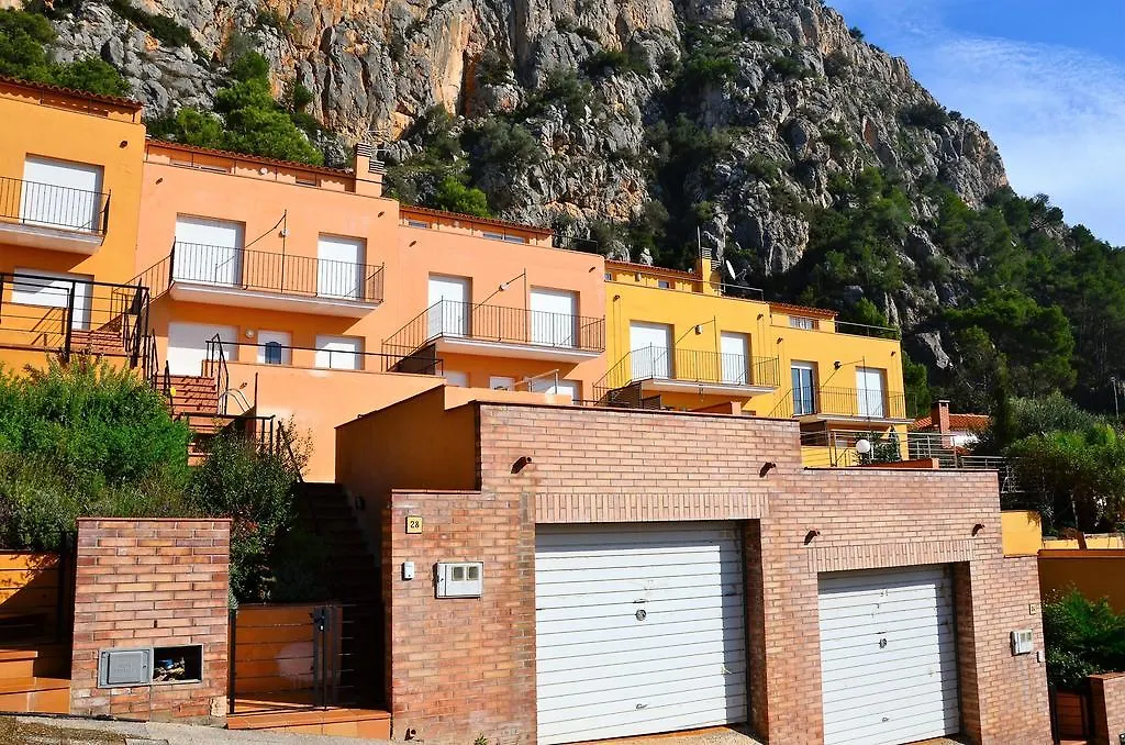 Apartamentos Montseny contacts